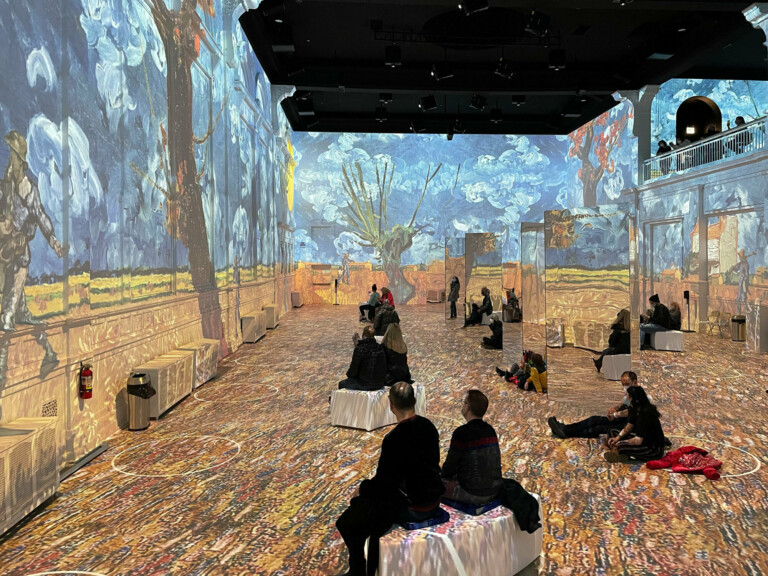 Immersive Van Gogh chicago